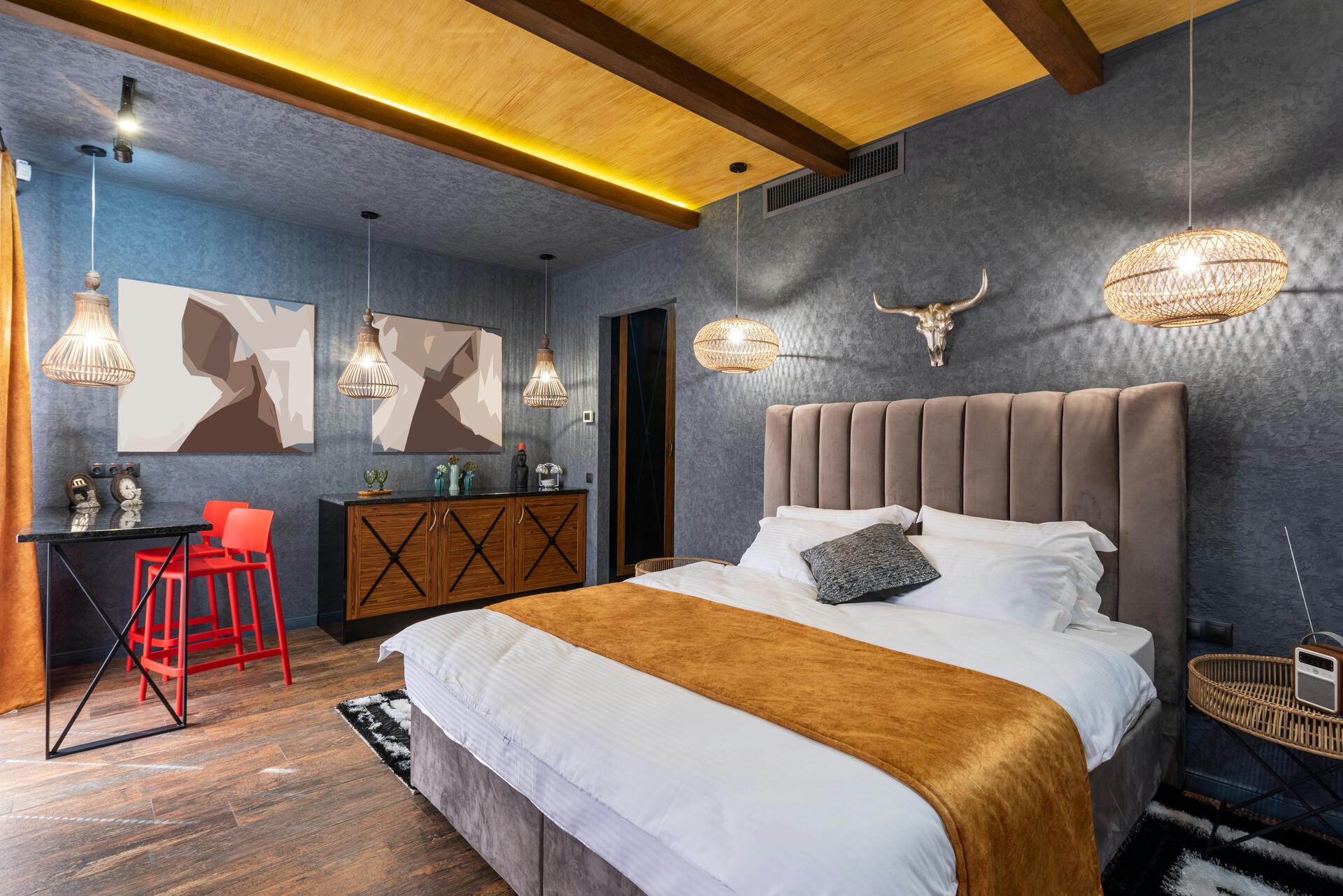 The-Best-of-Both-Worlds-Combining-Textured-Painting-and-Wallpapering-with-AAA-Painters